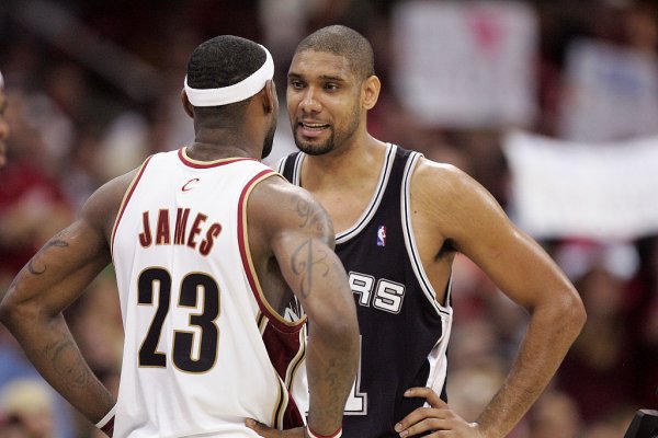 Tielin: Sometimes James can t communicate with some teammates in the right way, but Duncan can handle the whole team