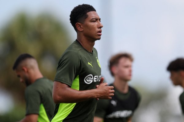 ESPN: Dortmund bans players  parents from entering the locker room area after Belin Jr.