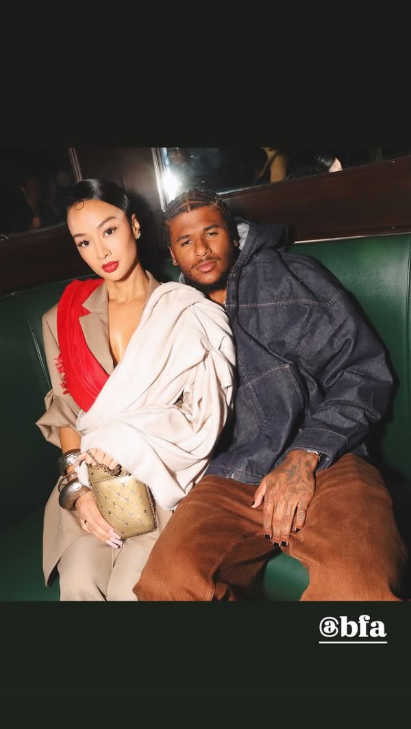 We are fine! A 40-year-old girlfriend posted many beautiful photos + kissing videos with her boyfriend Jaylen Green